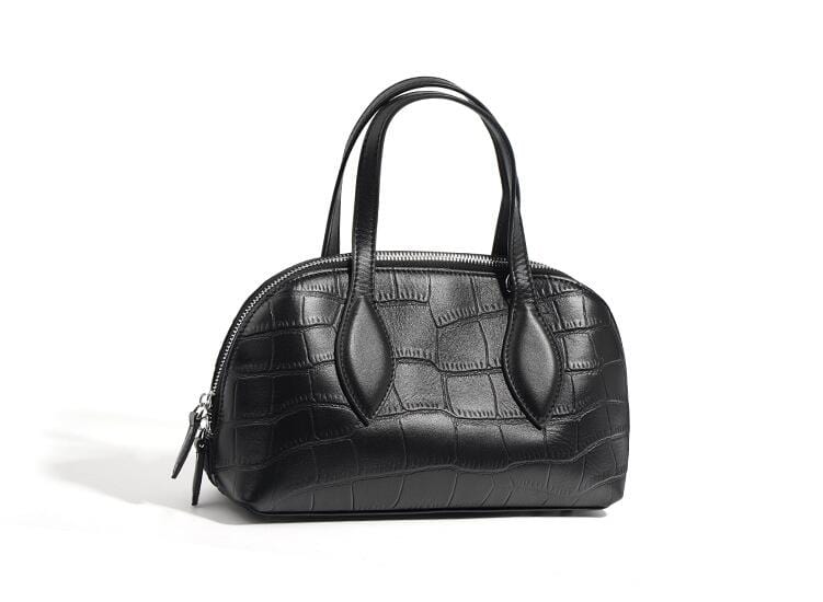 Leather bowling bag in crocoleather, Black with long shoulderbelt.